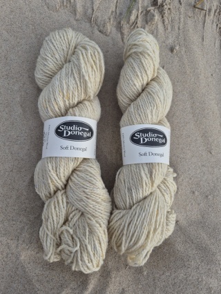 SOFT DONEGAL Bainin - kremowa biel